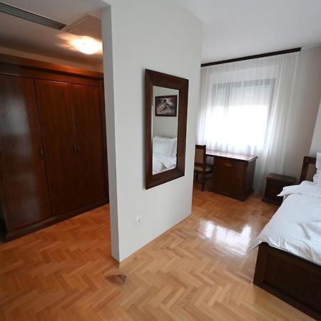 Hotel "Jkc Banja Luka" Kültér fotó