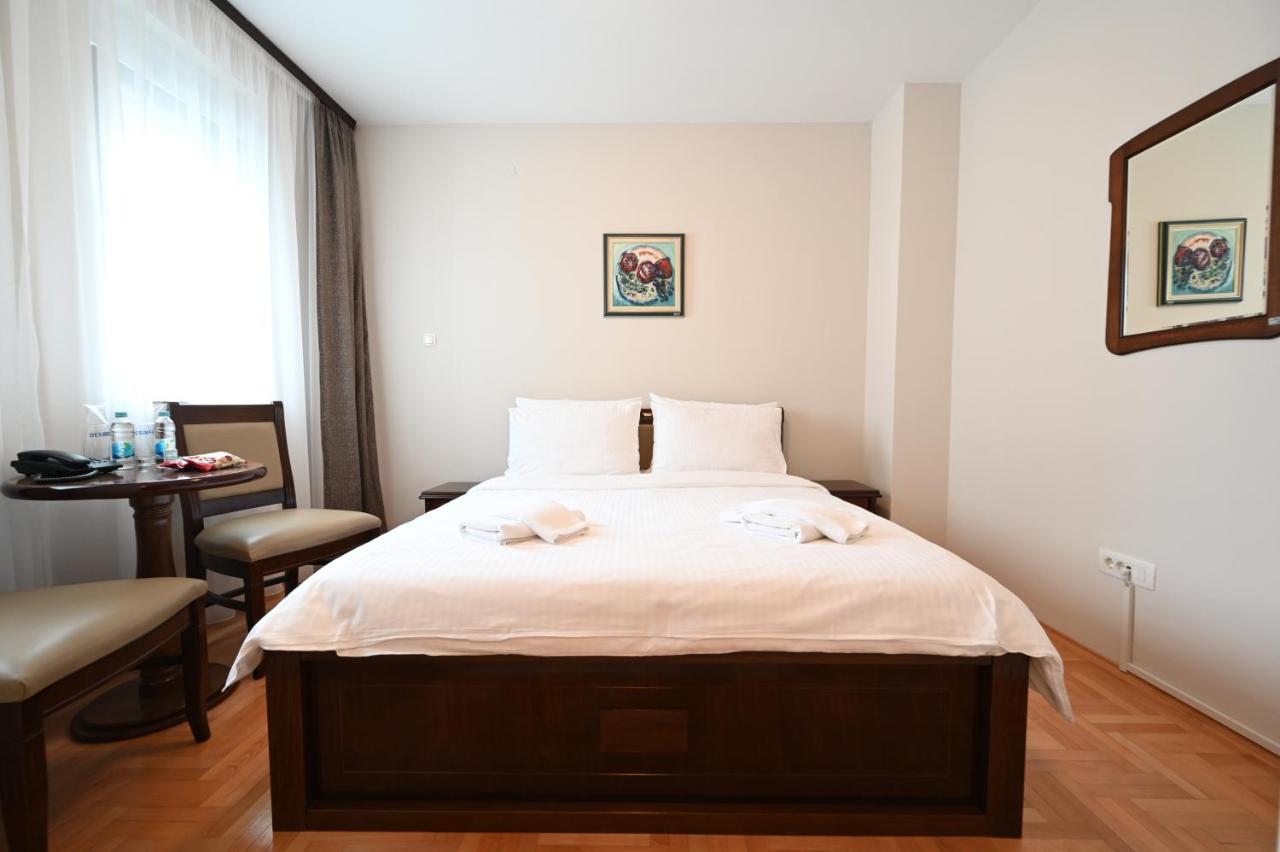 Hotel "Jkc Banja Luka" Kültér fotó