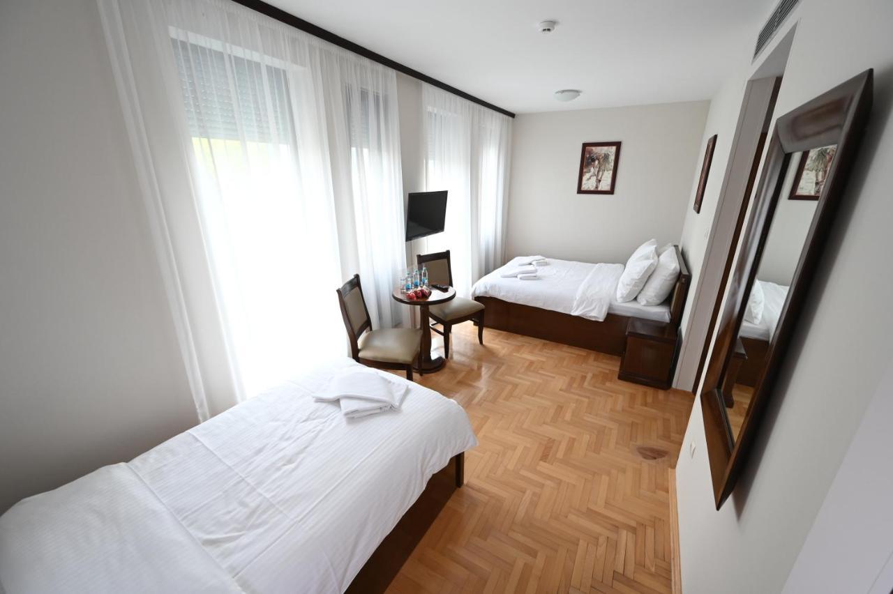 Hotel "Jkc Banja Luka" Kültér fotó