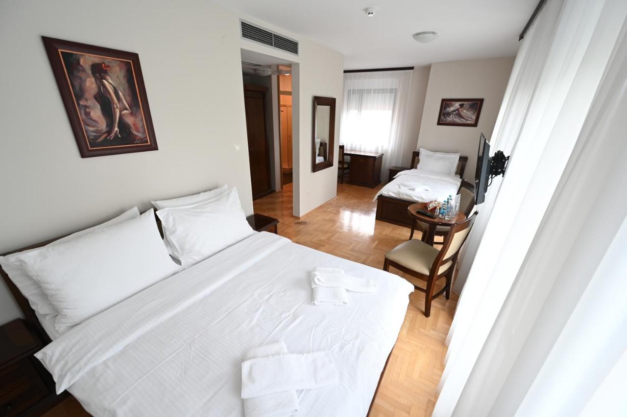 Hotel "Jkc Banja Luka" Kültér fotó