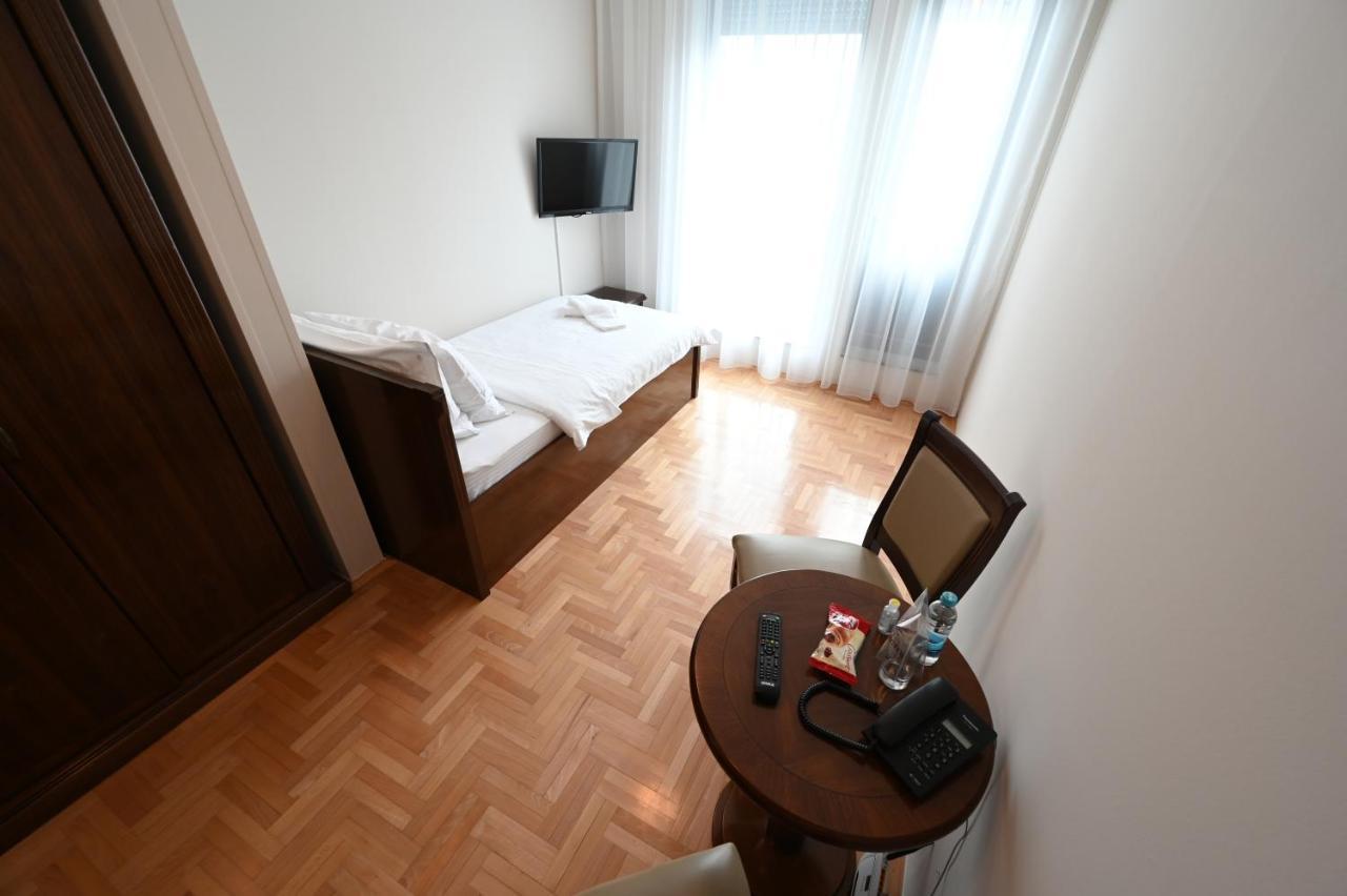 Hotel "Jkc Banja Luka" Kültér fotó