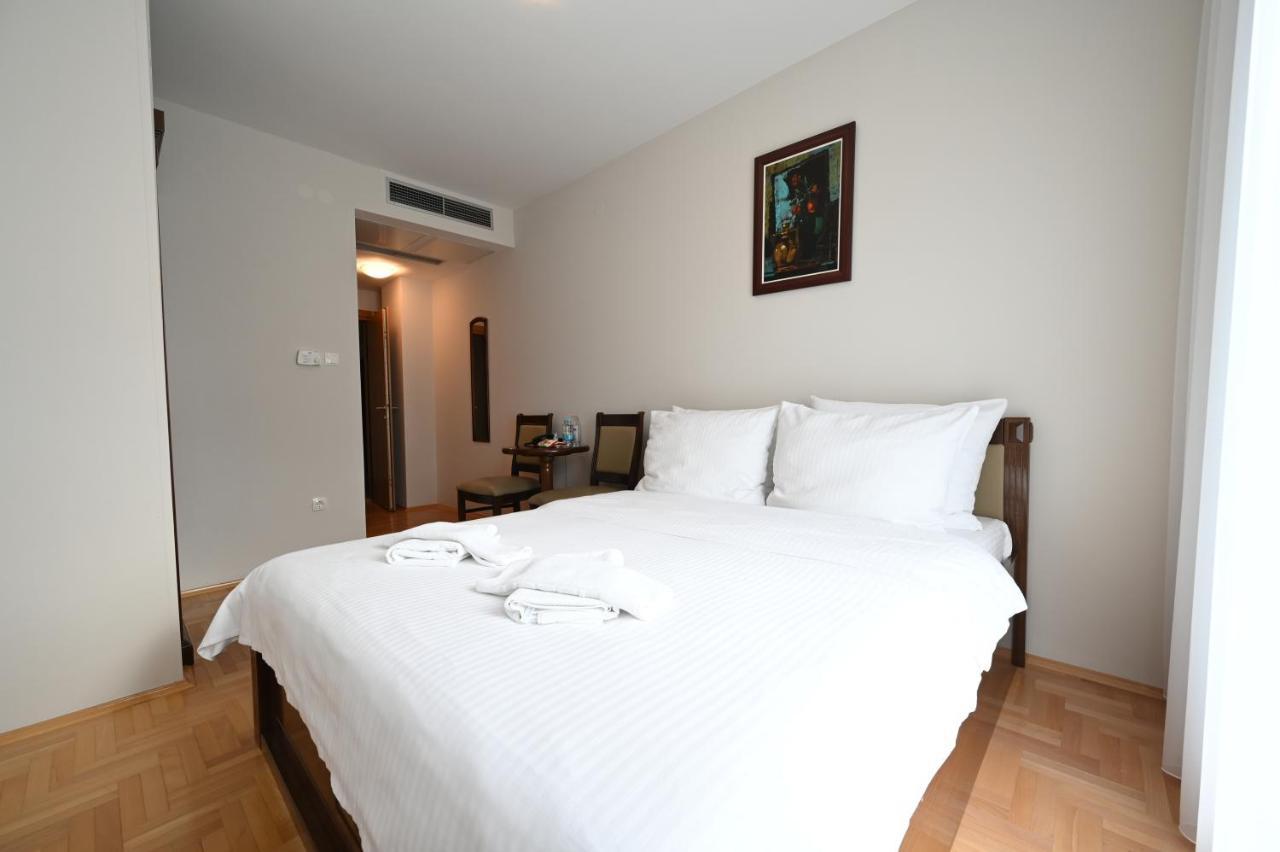 Hotel "Jkc Banja Luka" Kültér fotó