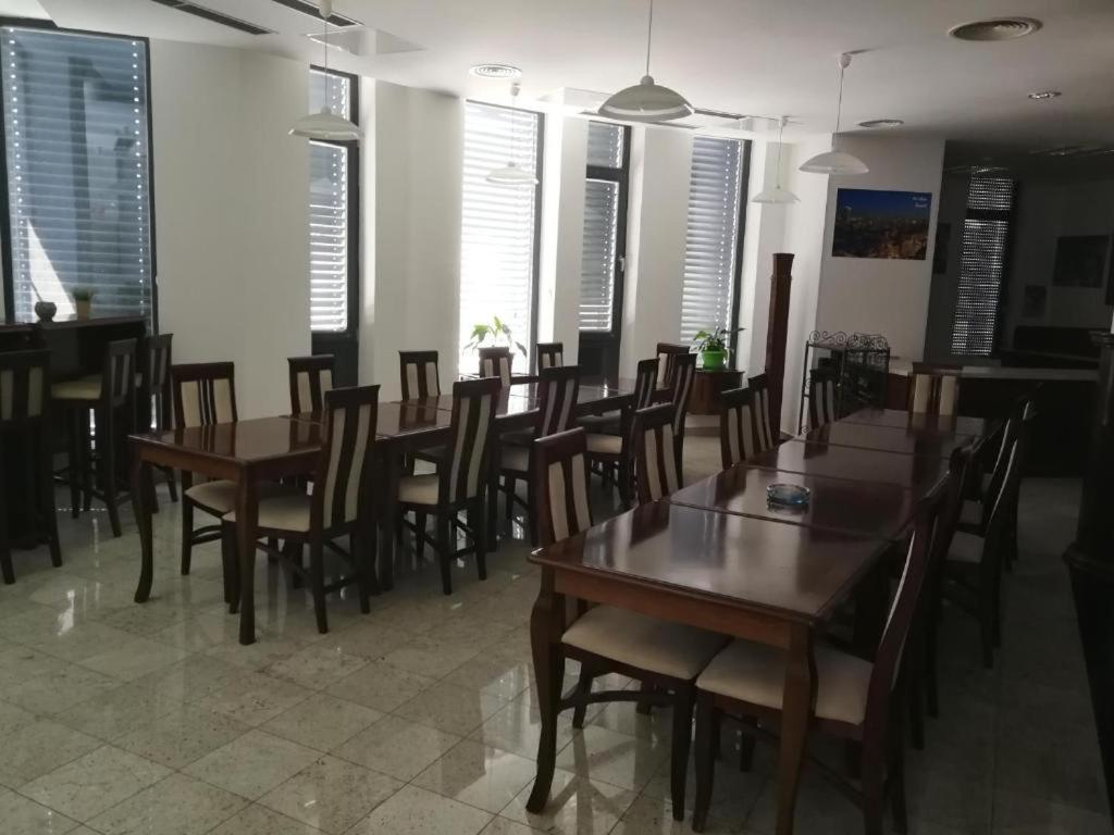 Hotel "Jkc Banja Luka" Kültér fotó