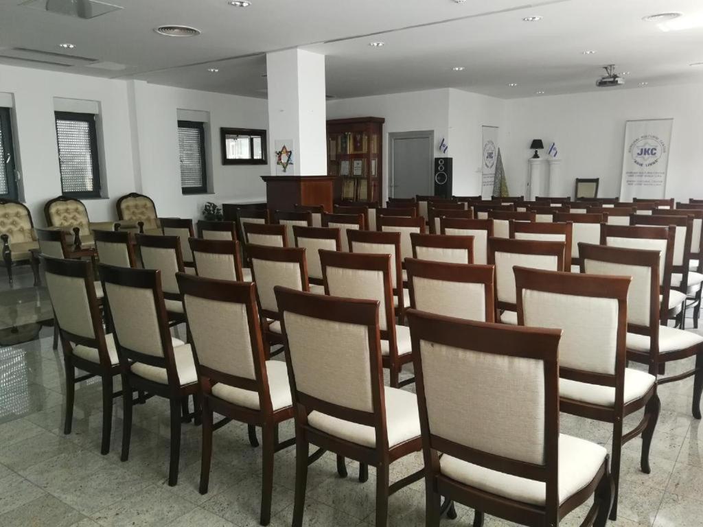 Hotel "Jkc Banja Luka" Kültér fotó